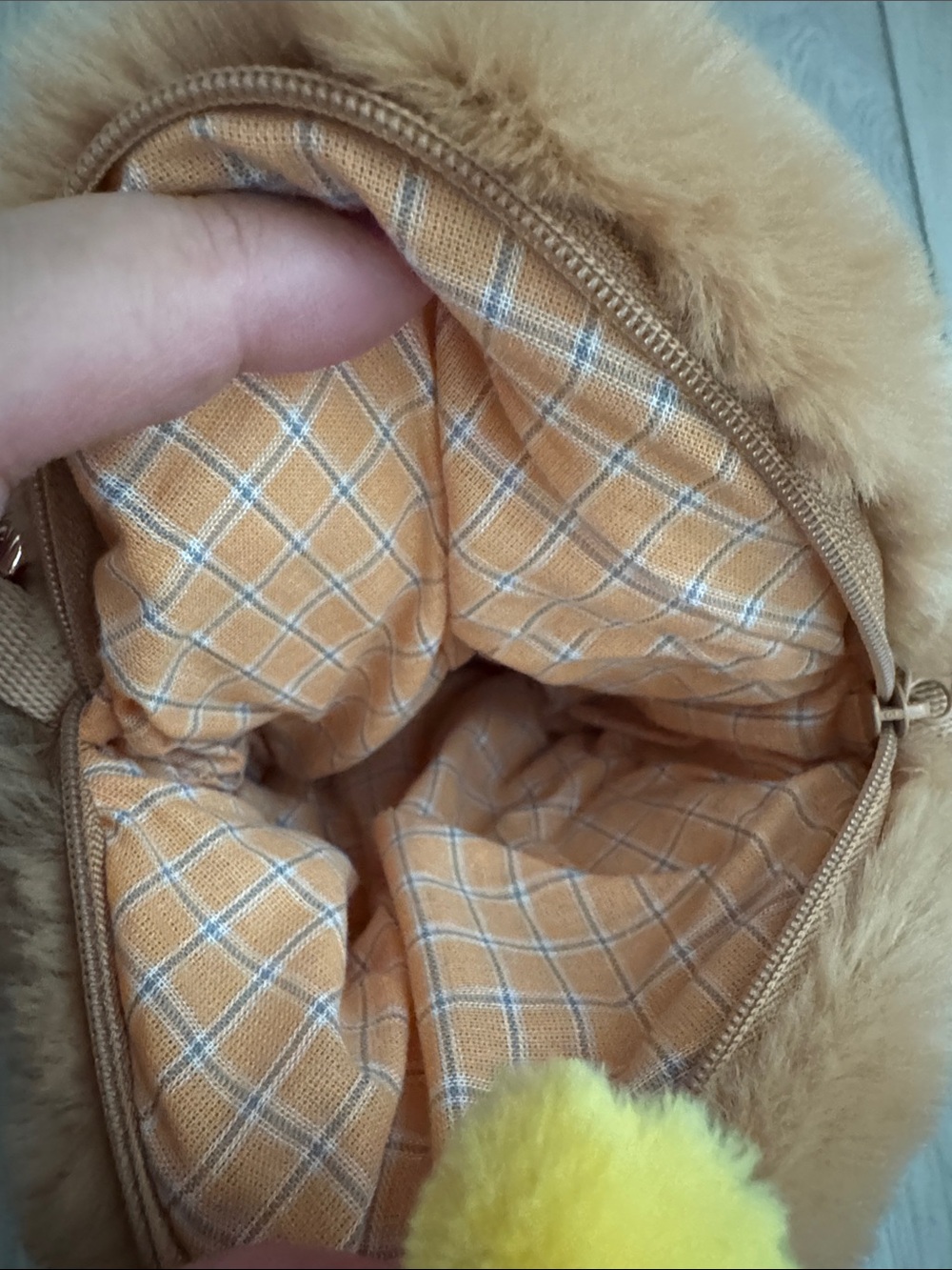 Crybaby Crying Again series Big Head bag - I'll bring you flower - Picture 6 of 6